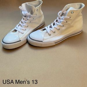 NWT Airwalks high top sneakers